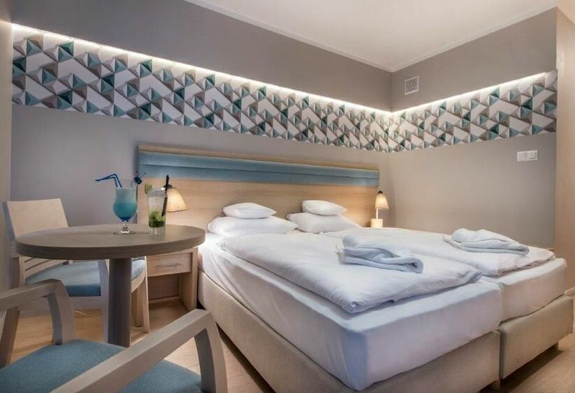 Номер Стандарт, Cesarskie Ogrody