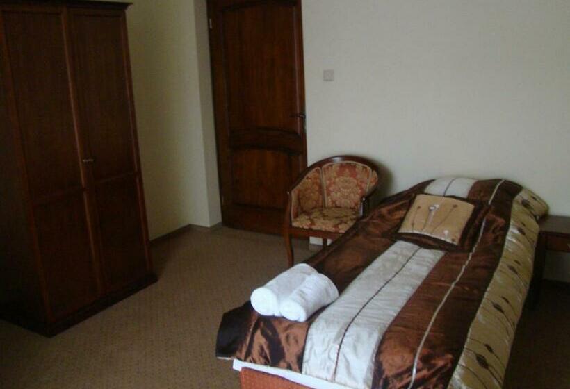 اتاق استاندارد یک نفره, Dworek Vesaria