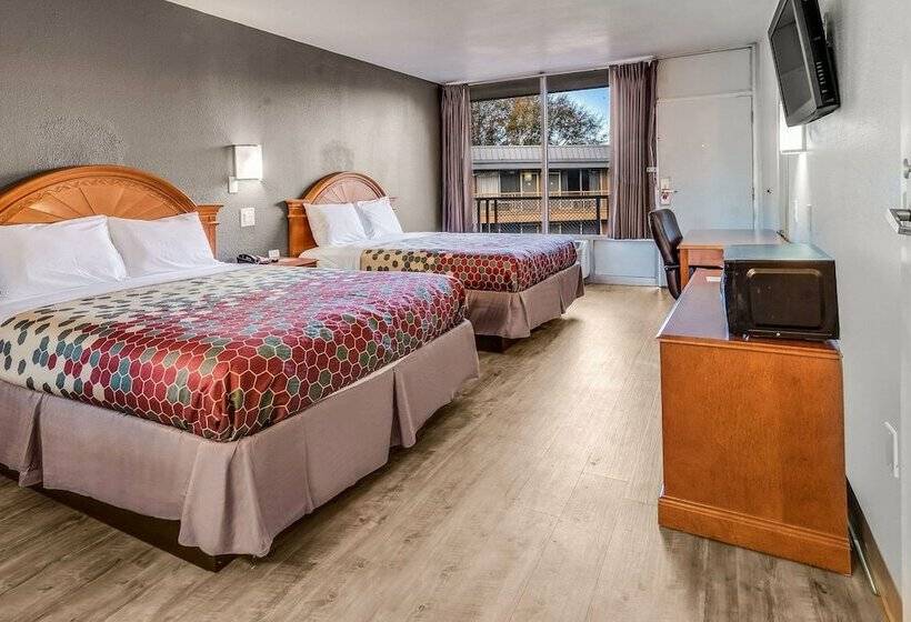 Номер Стандарт 2 Двуспальные Кровати, Budget Inn