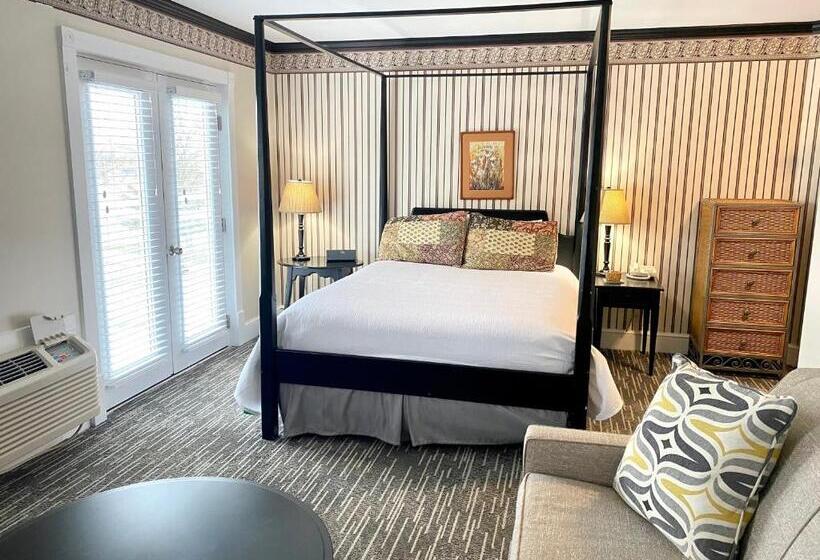 标准间带阳台, Harbor House Inn