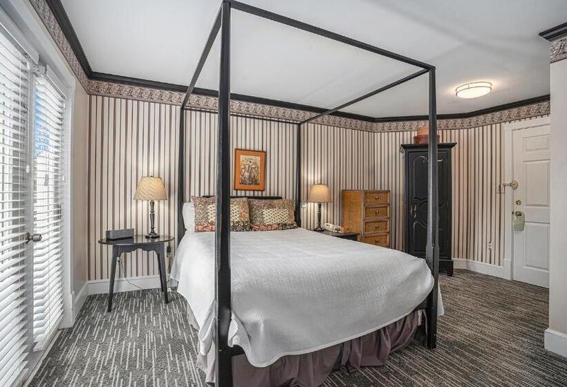 标准间带阳台, Harbor House Inn