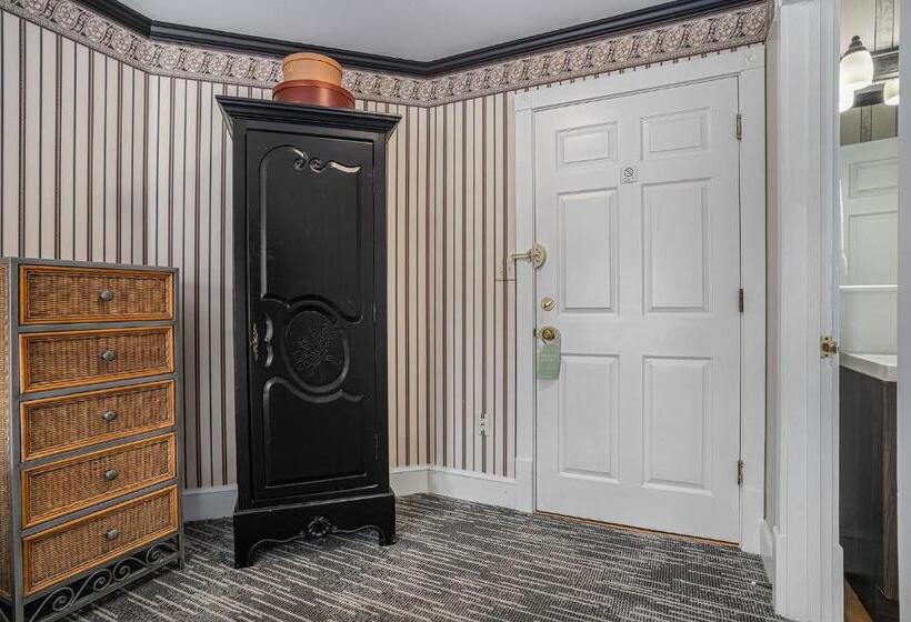 标准间带阳台, Harbor House Inn