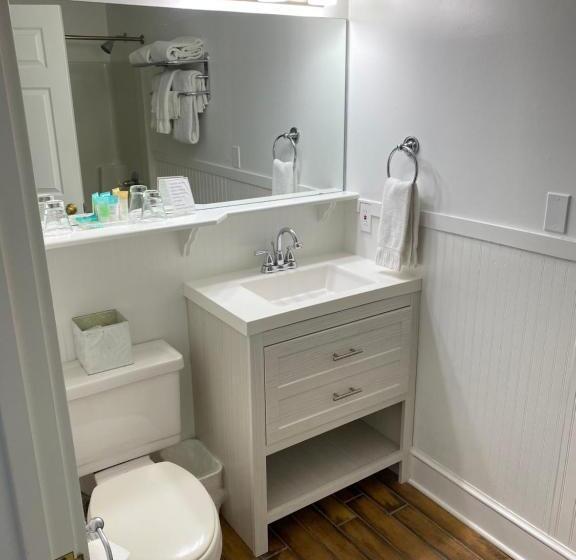 标准间, Harbor House Inn