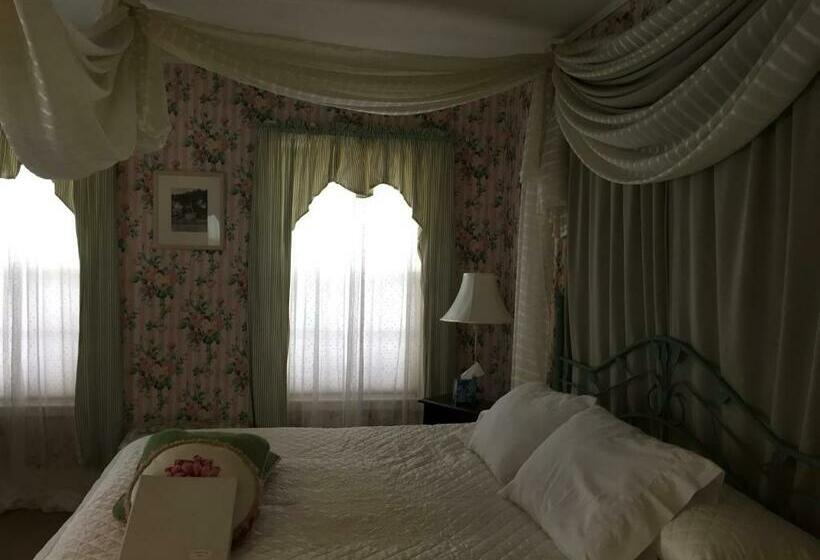 جناح سرير كينج, Harborview Inn