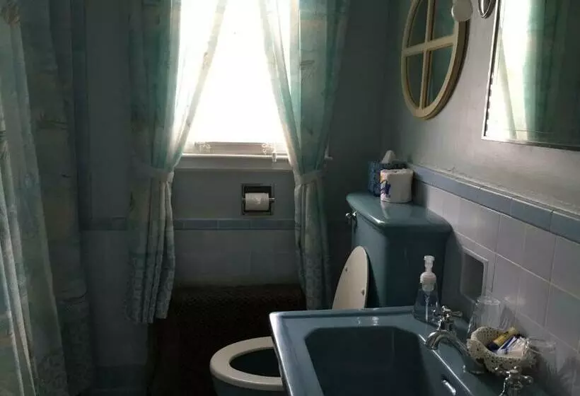 キングサイズベッドのスイートルーム, Harborview Inn