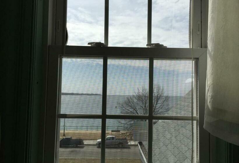 غرفة إقتصادية, Harborview Inn