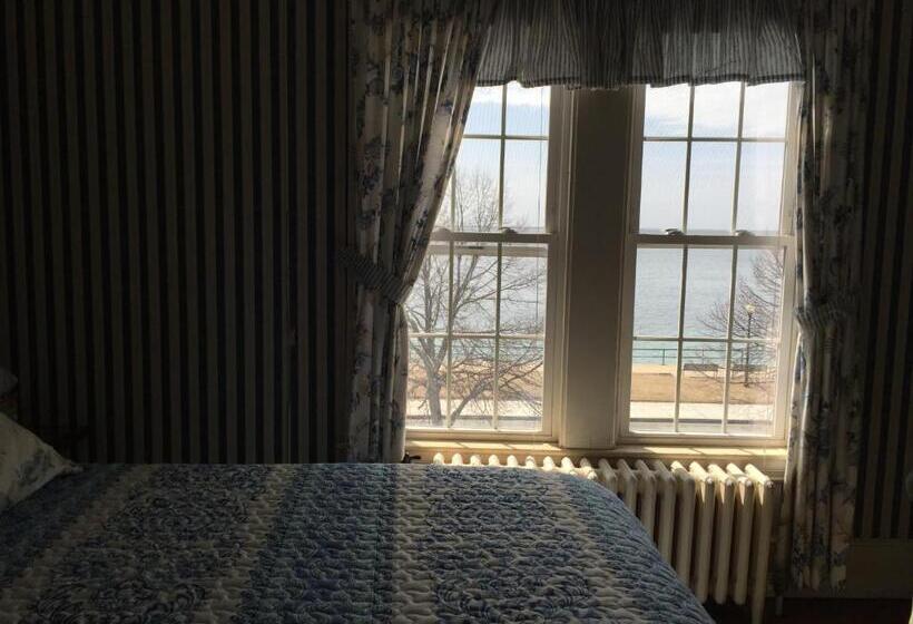 إستوديو قياسى سرير كينج, Harborview Inn