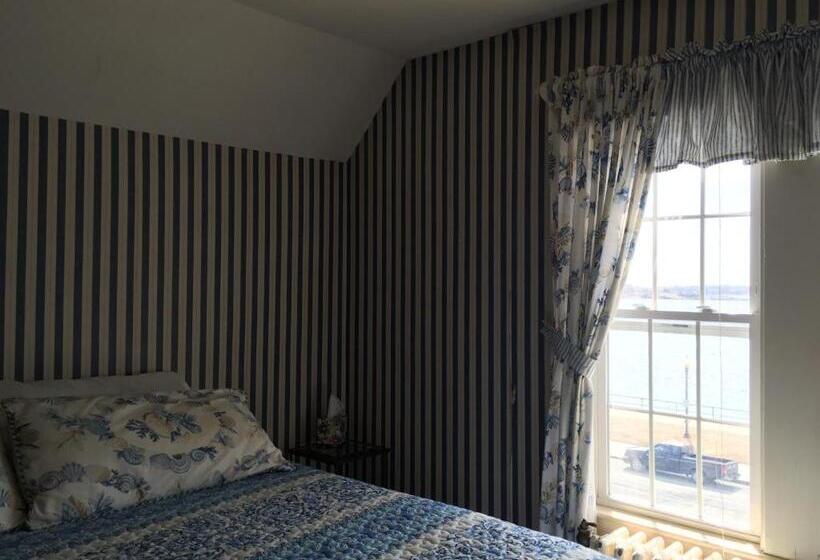 إستوديو قياسى سرير كينج, Harborview Inn