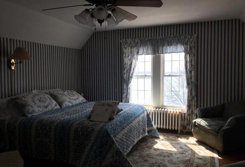 إستوديو قياسى سرير كينج, Harborview Inn