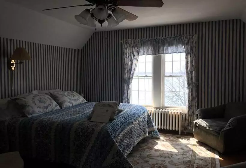 キングサイドベッドのスタンダードワンルーム, Harborview Inn