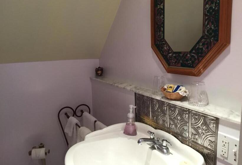 إستوديو قياسى سرير كينج, Harborview Inn