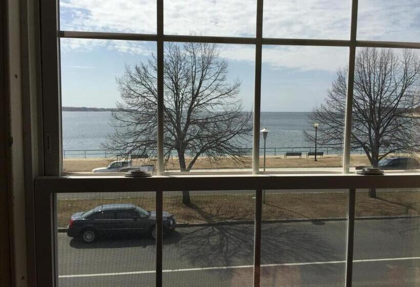 إستوديو قياسى سرير كينج, Harborview Inn