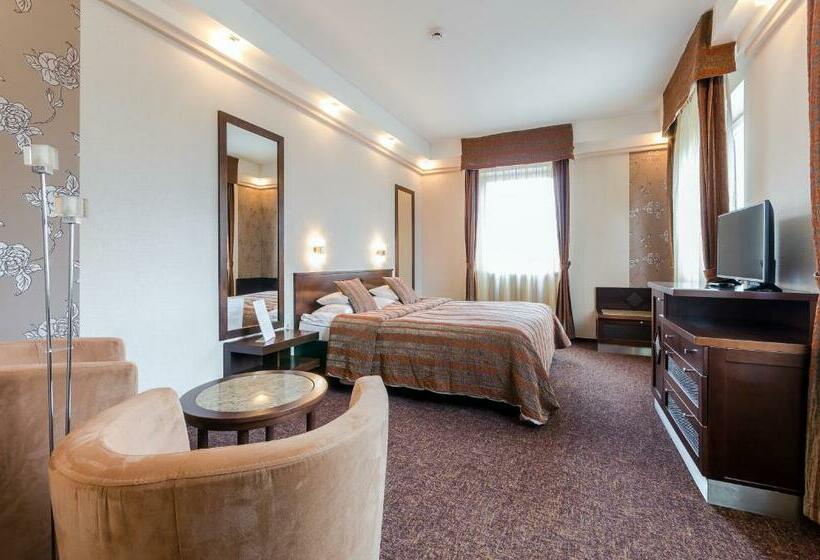 Люкс с Террасой, Hunguest Hotel Apollo