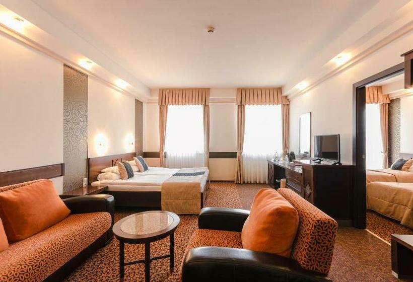 Семейный Полулюкс, Hunguest Hotel Apollo