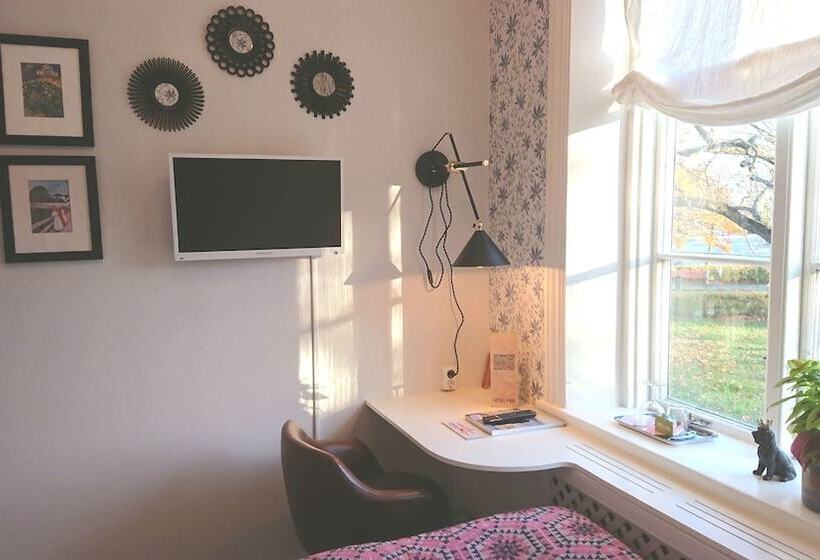 חדר יחיד בסיסי, L Park