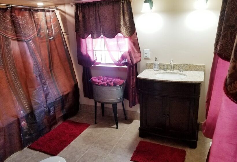 デラックスキャビン, Lonesome Dove Ranch