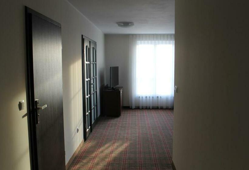 آپارتمان 1 خوابه با بالکن, Marusza