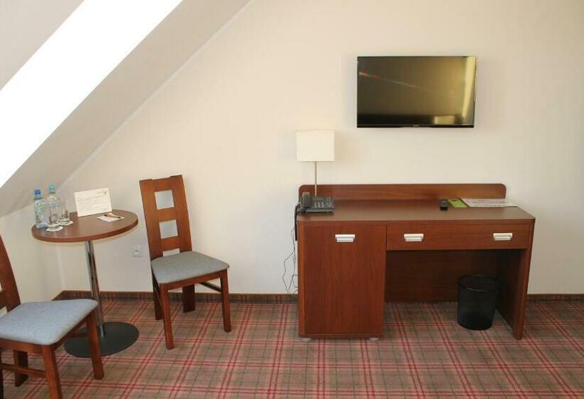 اتاق استاندارد یک نفره, Marusza