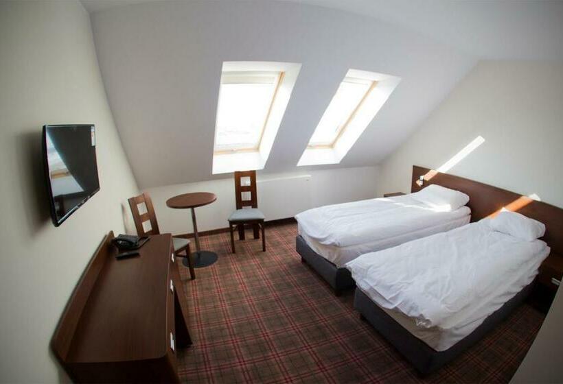 اتاق استاندارد, Marusza