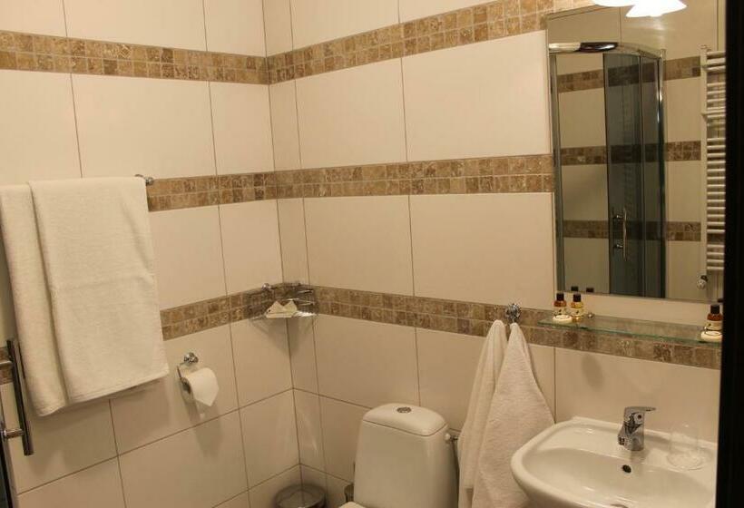 اتاق استاندارد یک نفره, Marusza