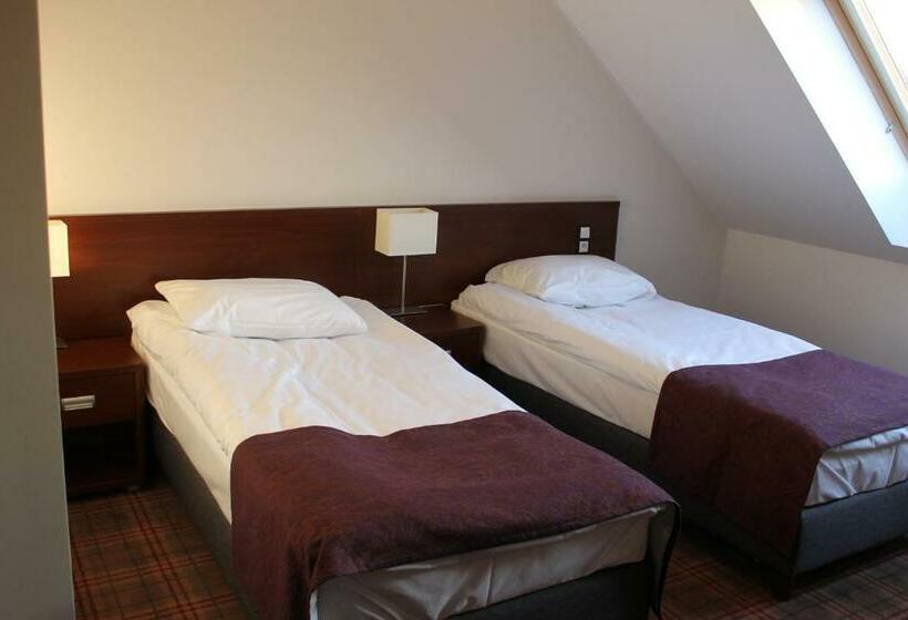 اتاق استاندارد یک نفره, Marusza