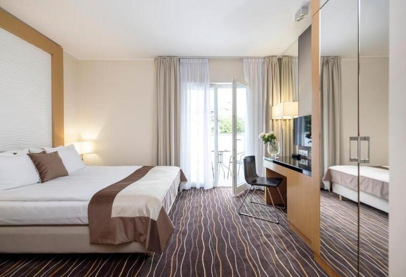 Classic room with balcony, Molo Residence