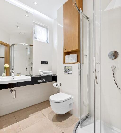 Classic room with balcony, Molo Residence