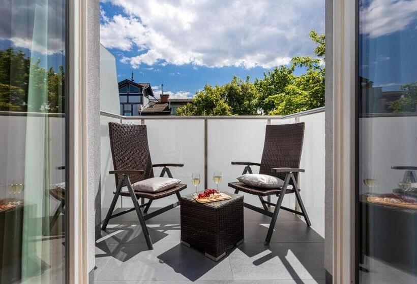 Classic room with balcony, Molo Residence