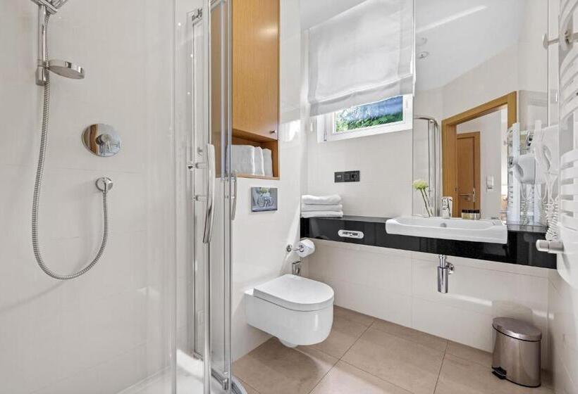 اتاق سوپریور سه تخته, Molo Residence