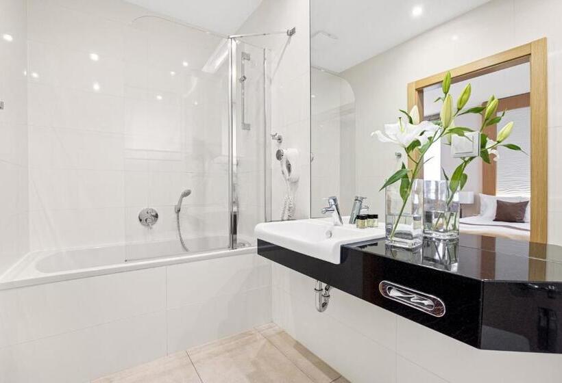 Classic room with balcony, Molo Residence