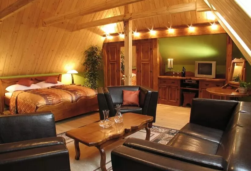 سوییت جونیور, Pension Restaurant Sabato