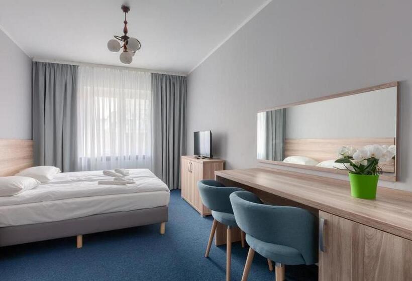 标准三人间, Posejdon