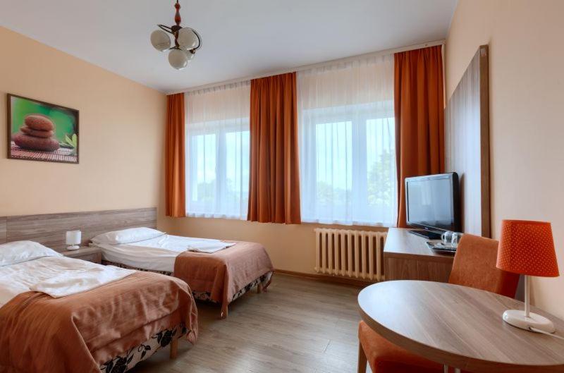 标准三人间, Posejdon