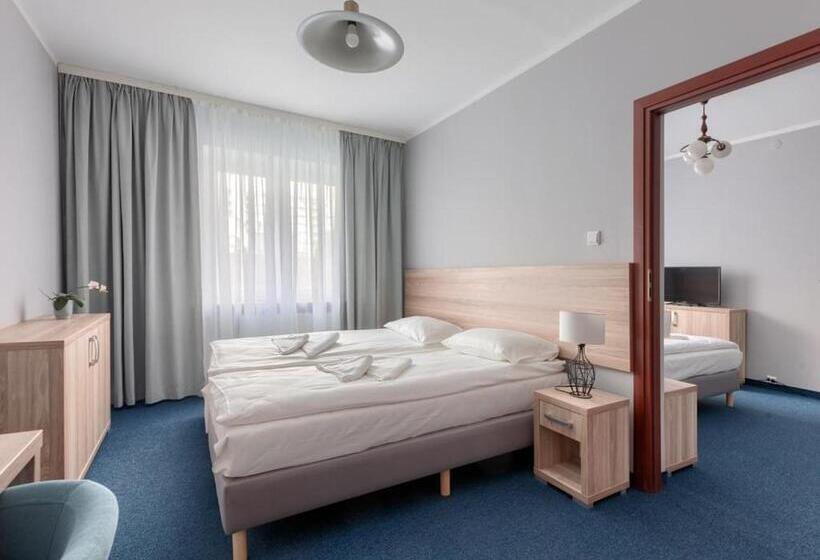 标准三人间, Posejdon