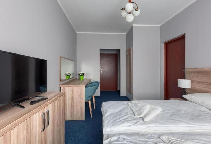 标准三人间, Posejdon