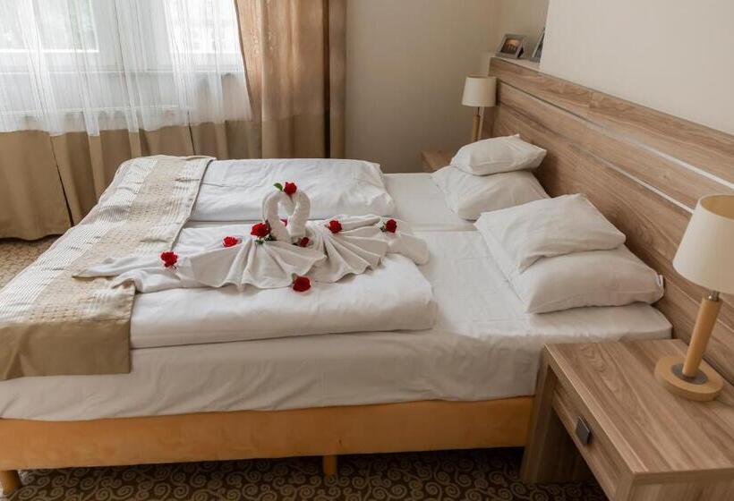 Люкс Повышенной Комфортности, Cesarskie Ogrody