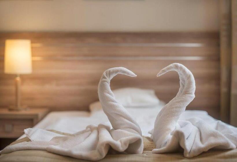 Трехместный Номер Deluxe, Cesarskie Ogrody