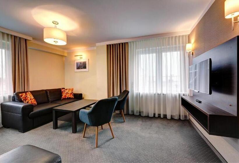 شقة غرفة واحدة, Leśny