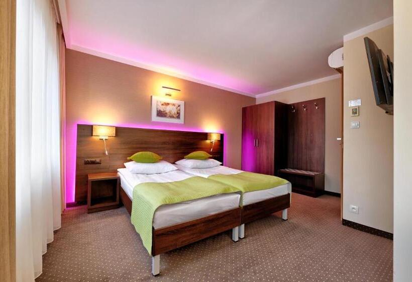 شقة غرفة واحدة, Leśny