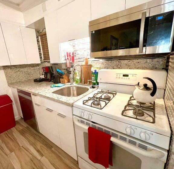 带大床的标准工作室, Villa Sinclair Beach Suites And Spa