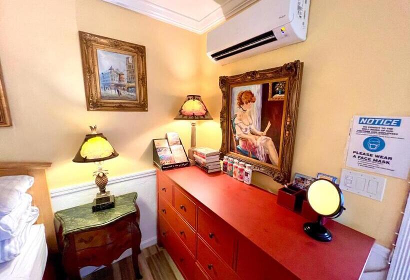 带大床的标准工作室, Villa Sinclair Beach Suites And Spa