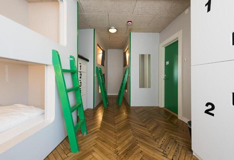 Camera Familiare, Winstrup Hostel