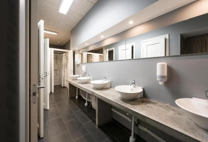 이코노미 룸 공용욕실, Winstrup Hostel