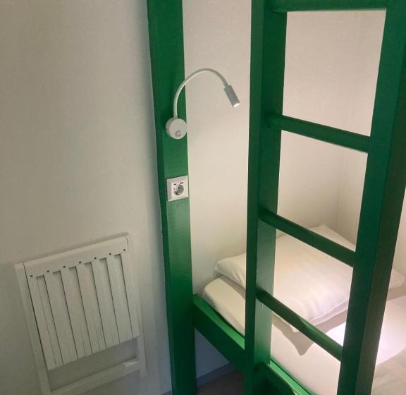 Camera Standard, Winstrup Hostel