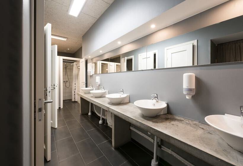 Кровать в Общей Комнате, Winstrup Hostel