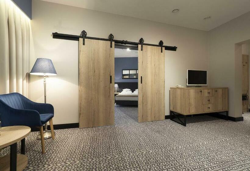 شقة غرفة واحدة, Wojciech