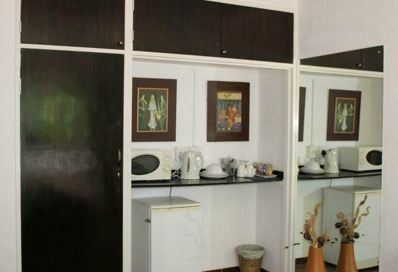 Номер Стандарт, Ukarimu Guest House