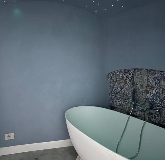 اتاق لوکس با تخت بزرگ, Heritage Collection Palermo B&b