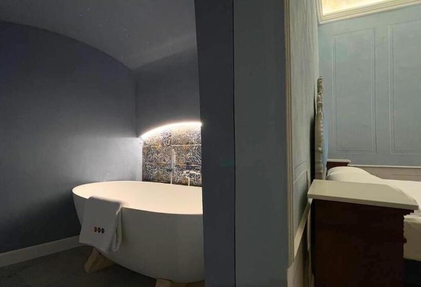 اتاق لوکس با تخت بزرگ, Heritage Collection Palermo B&b