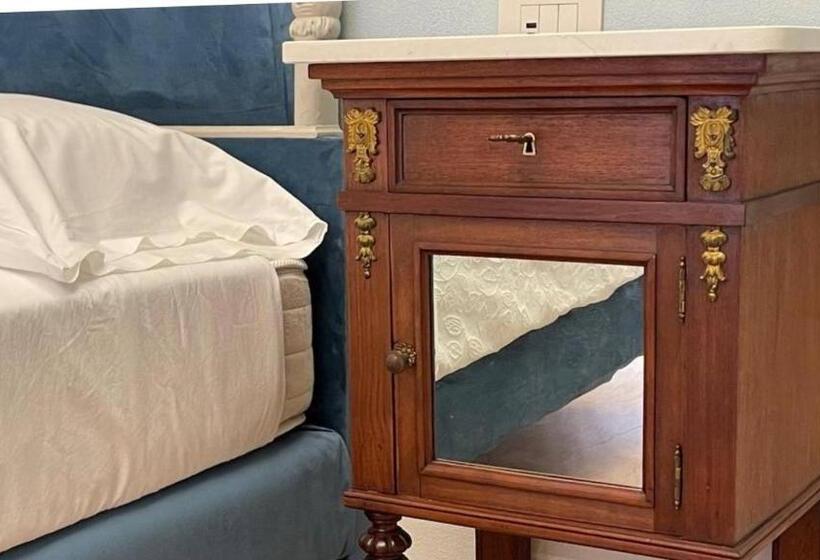 اتاق لوکس با تخت بزرگ, Heritage Collection Palermo B&b